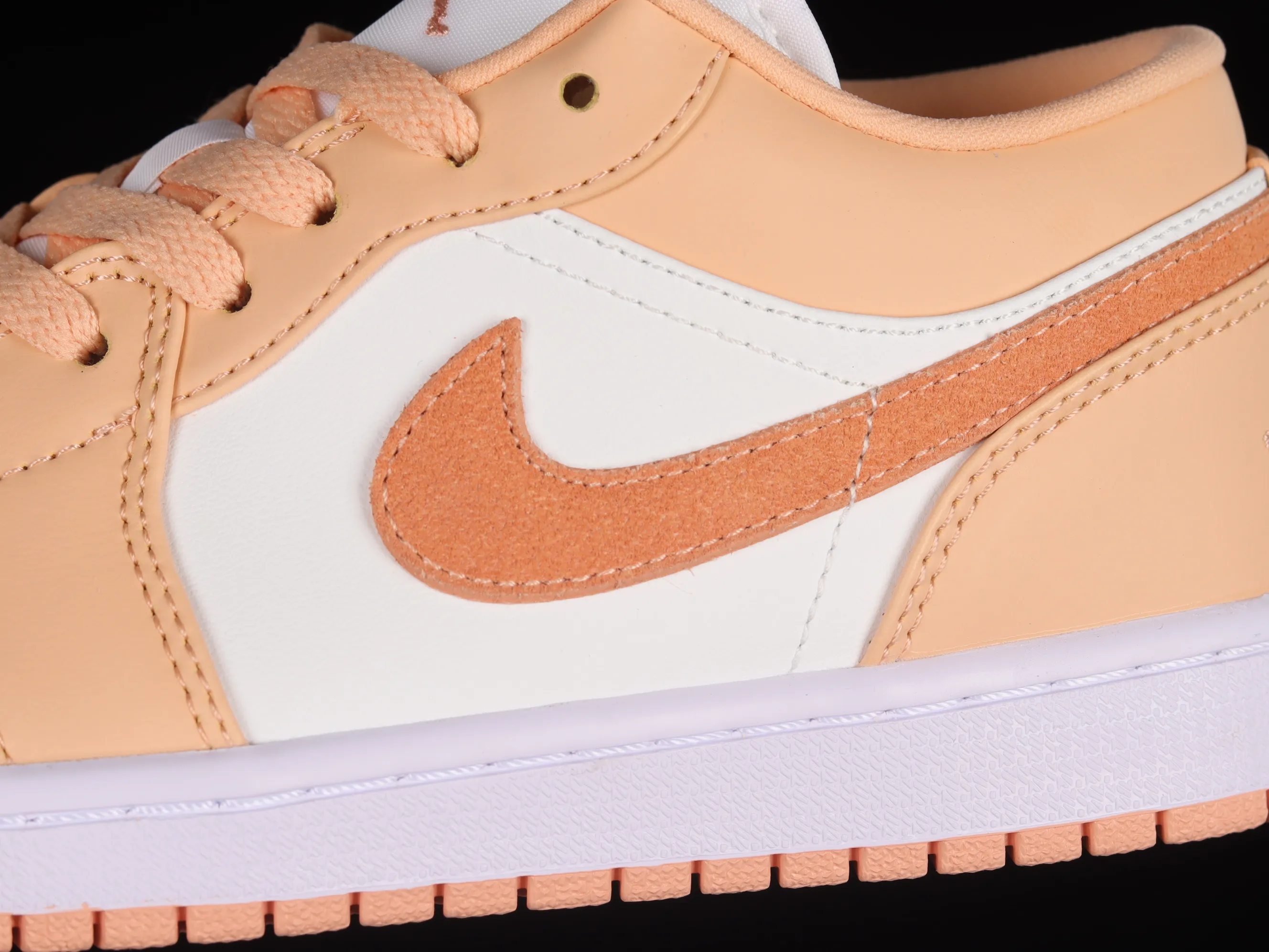 All categories Air Jordan Jordan series basketball shoes Air Jordan 1 Low Z version Air Jordan 1 Low AJ1 Joe 1 white and orange low-top cultural and leisure sports sneakers DC0774-801